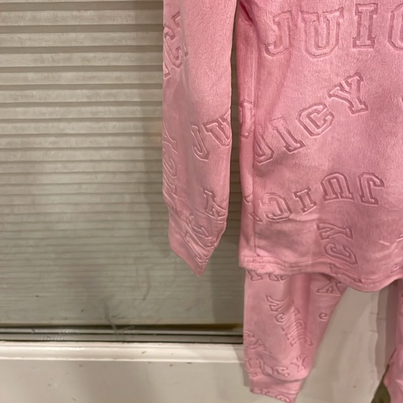 Juicy Couture BNWT Pajamas Super Soft 2 Pieces - Picture 4 of 7